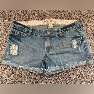 Decree- Junior’s shorts, Size 7